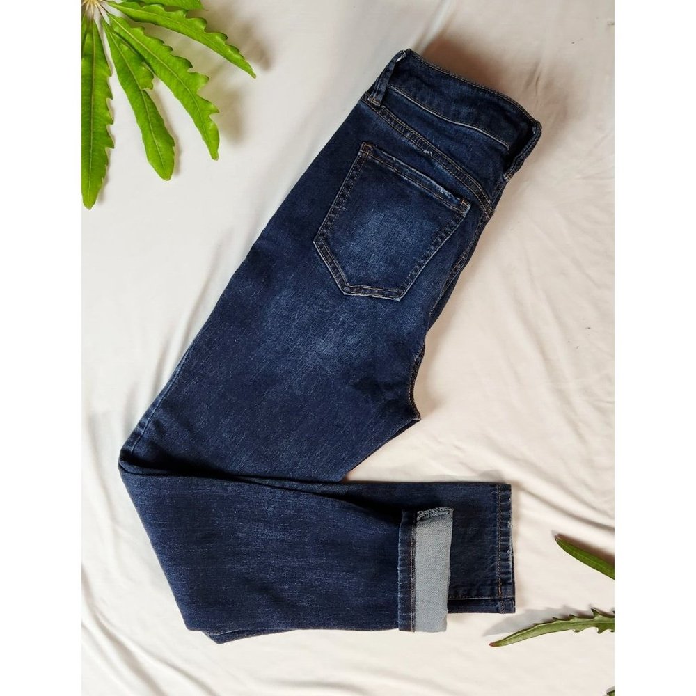 Women's Refuge Stretch Dark Wash with ripped Knee Denim Jeans Size: 0